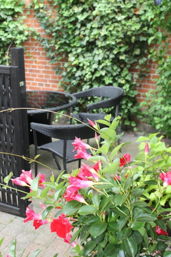 Amalie Bed And Breakfast & Apartments Одензе Екстериор снимка